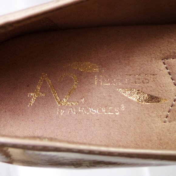 A2 HEELREST by AEROSOLES 6M REDWOOD nude-beige faux-pat.-leather mid-heel pumps - Picture 12 of 15